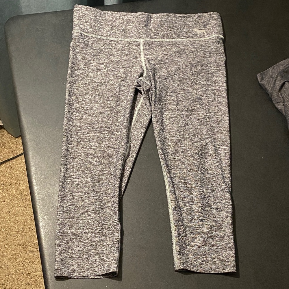 NWOT PINK Yoga Gray Leggings - Picture 3 of 3